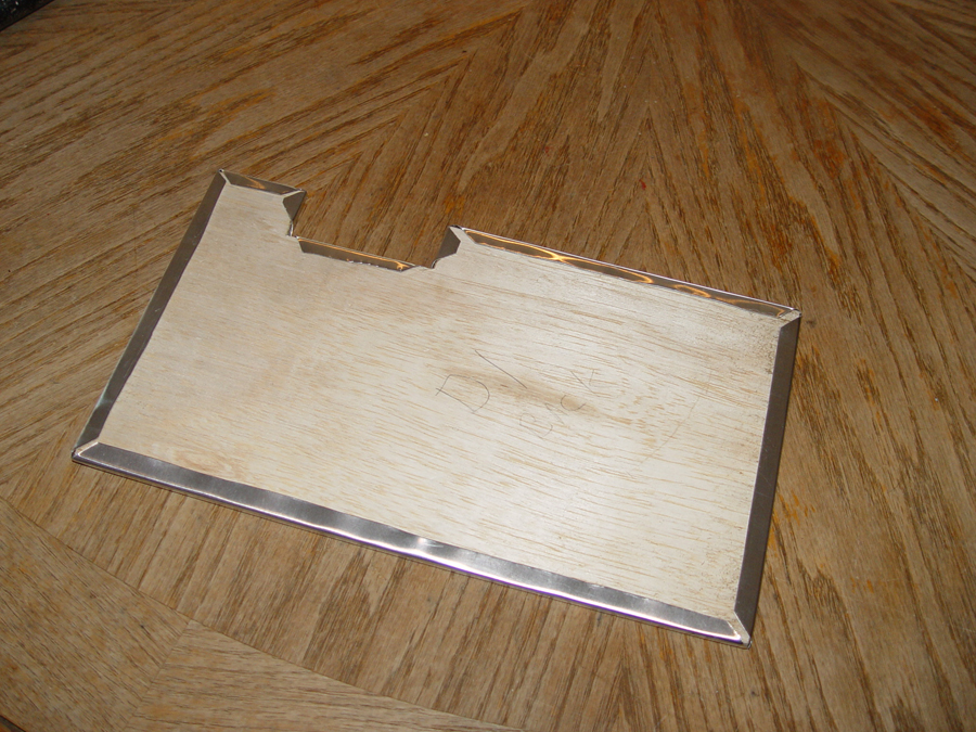 Photo showing how to cut inside corners